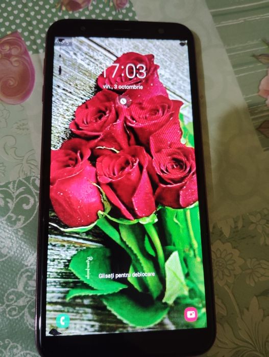 Vând Samsung j4  nu este spart nici crapat