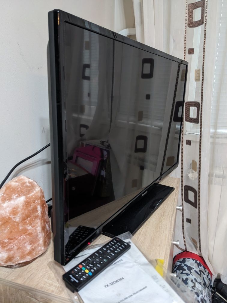 Телевизор Panasonic 32"