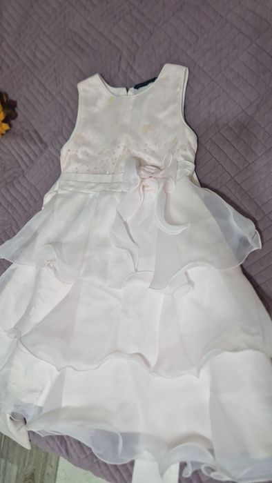 Платье на девочку в пудровом цвете