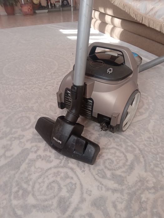 Пылесос Филипс..