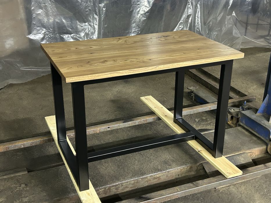 Продам стол из массива дуба и карагача