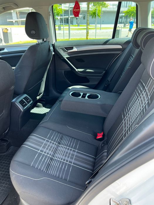 Vând golf 7 1.6 TDI Lounge