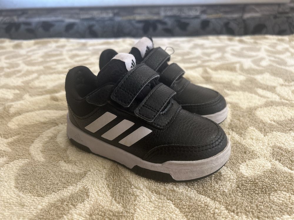 Бебешки/ детски маратонки Adidas номер 22