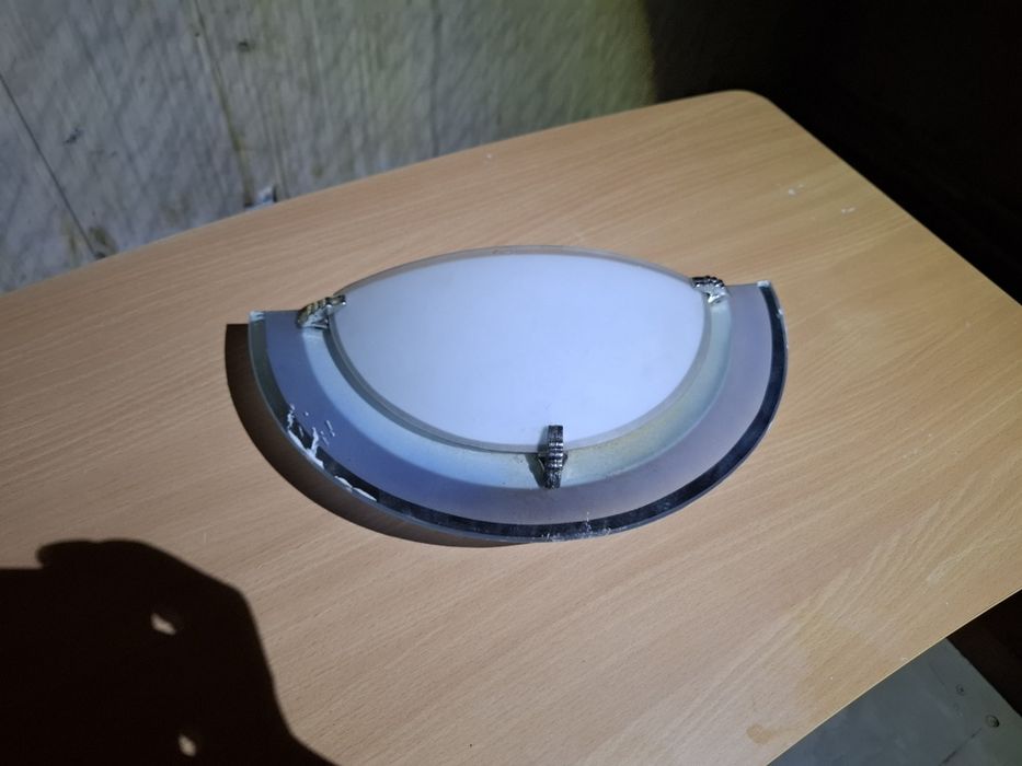 Продам люстры разного вида