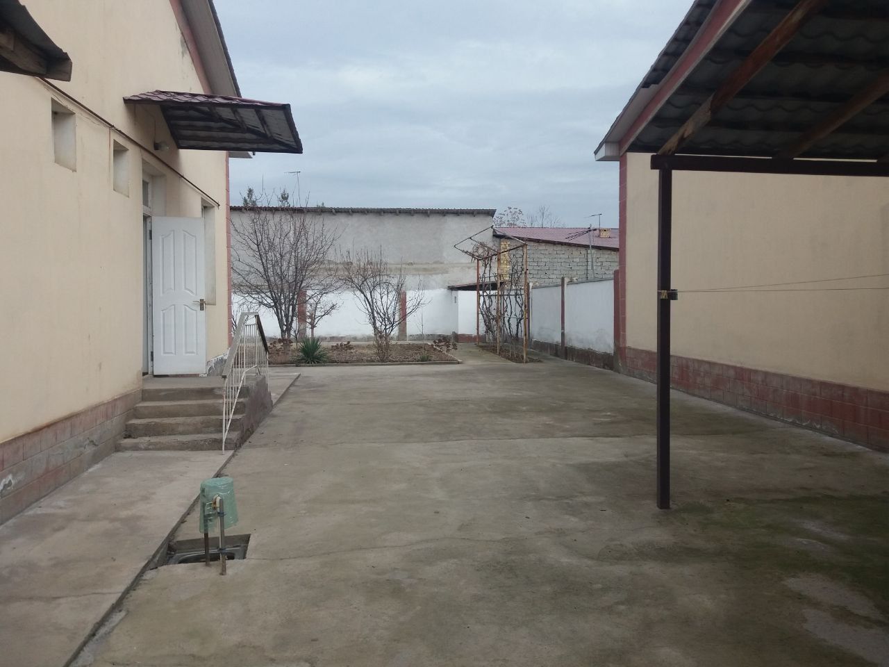 Барданкул, Хван Ман Гим, Политотделда Уй сотилади