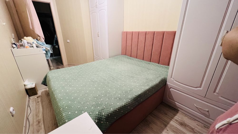 Кровать двуспальная с ящиком