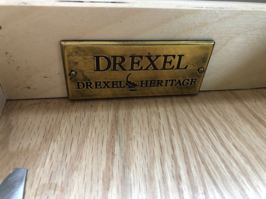 нощни шкафчета Drexel Heritage/LOUIS PHILIPPE