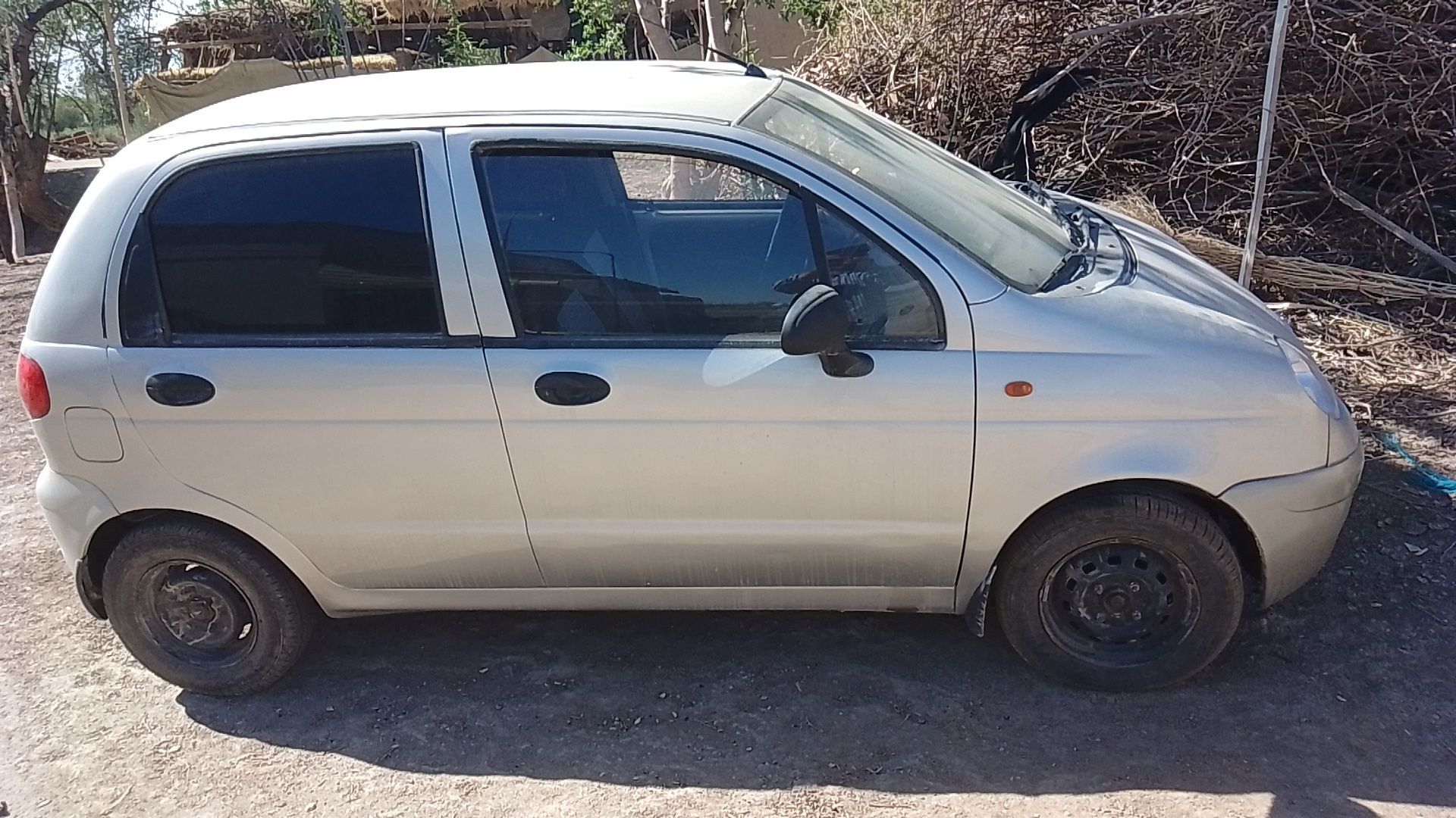 Matiz 2006 yil ishlab chiqarilgan. 180.000 km yurgan.