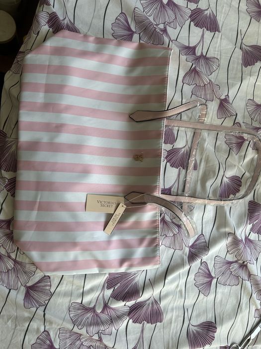 Victoria secret сумка новая, продаю потому что случайно купила две