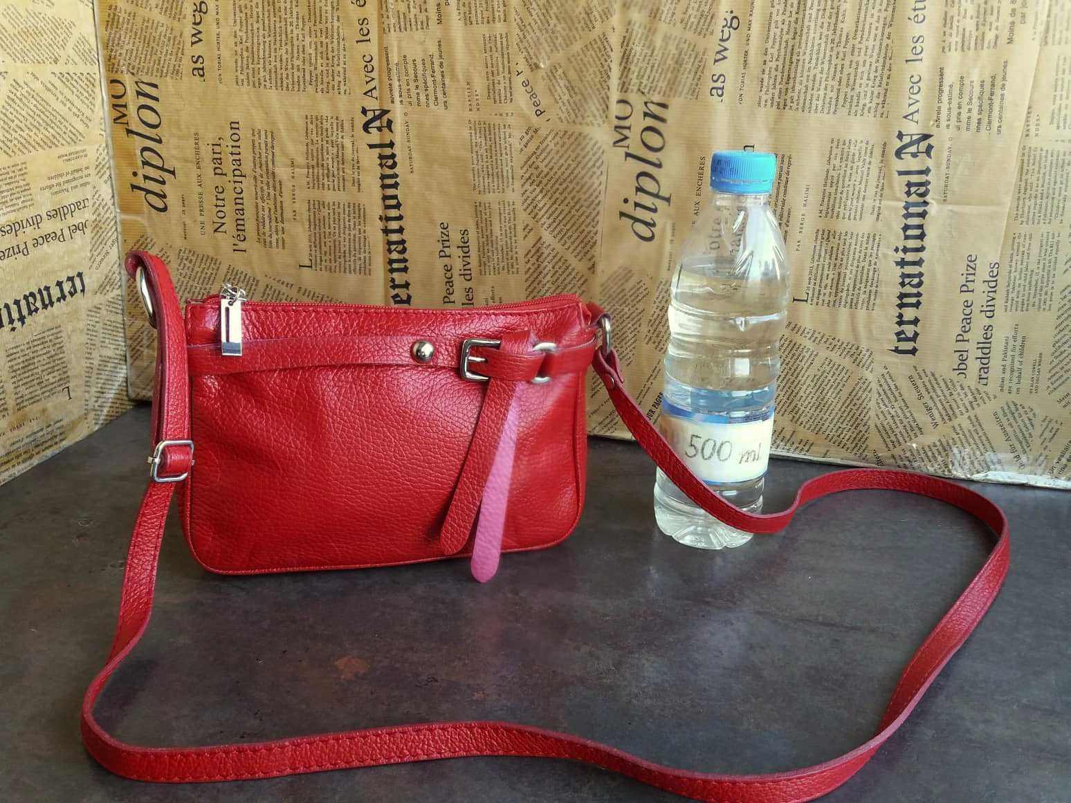малка червена чанта-естествена кожа