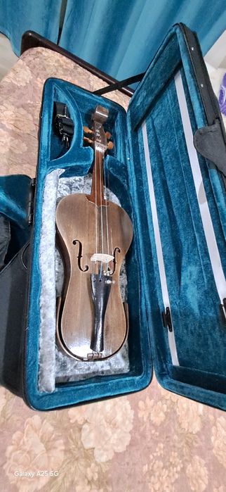 Прима Қобыз футляры және смычок 4/4 и футляр сатылады