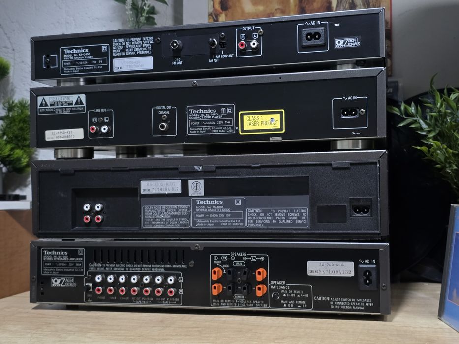 Linie audio TECHNICS, amplificator, casetofon deck, cd player ,tuner