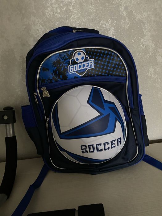 Продам сумку в хорошем состояние,одевал пару раз ,качество отличное,