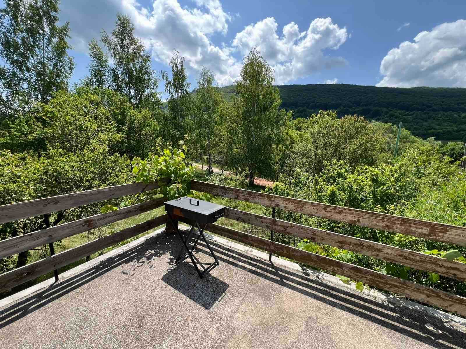 Продавам вила в село Комщица, Годечко