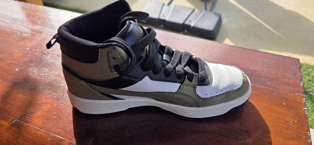 De vanzare Adidas Nike