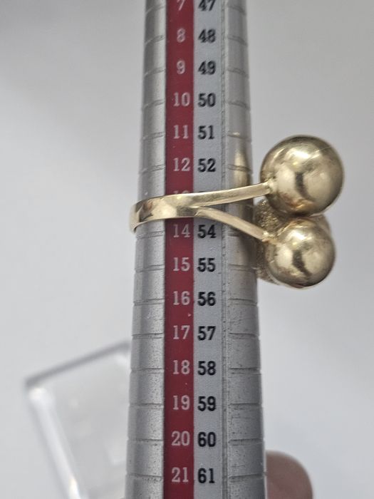 Vand inel din aur 14 k 6.29 cod 87
Gramaj 1.22 g
Material Aur 14 k / 5