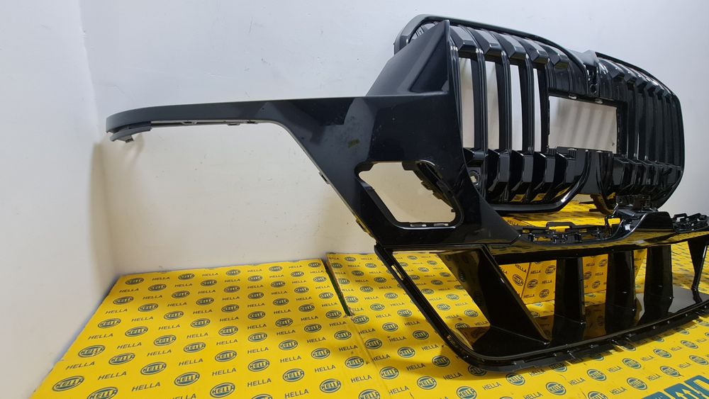 Grila masca radiator bandou bara fata BMW 7 g70 i7 2023+