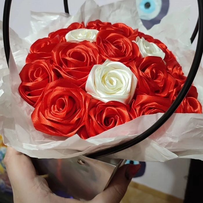 Букет из атласной ленты