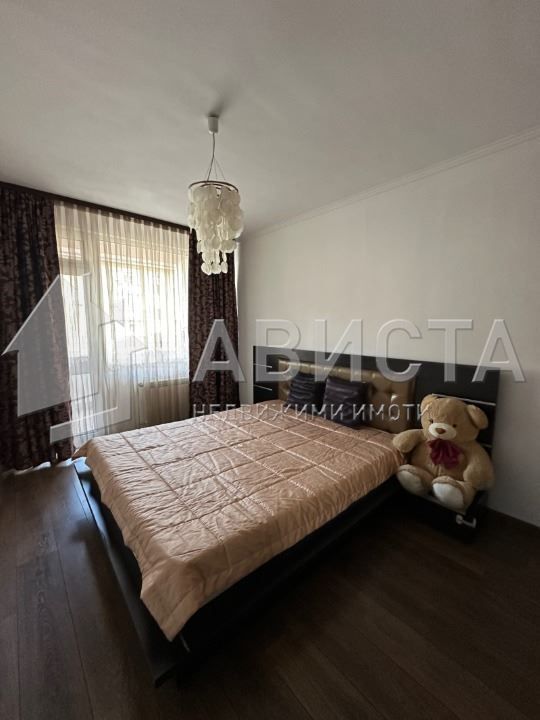 3-стаен в София-Зона Б18 площ 95 цена 700