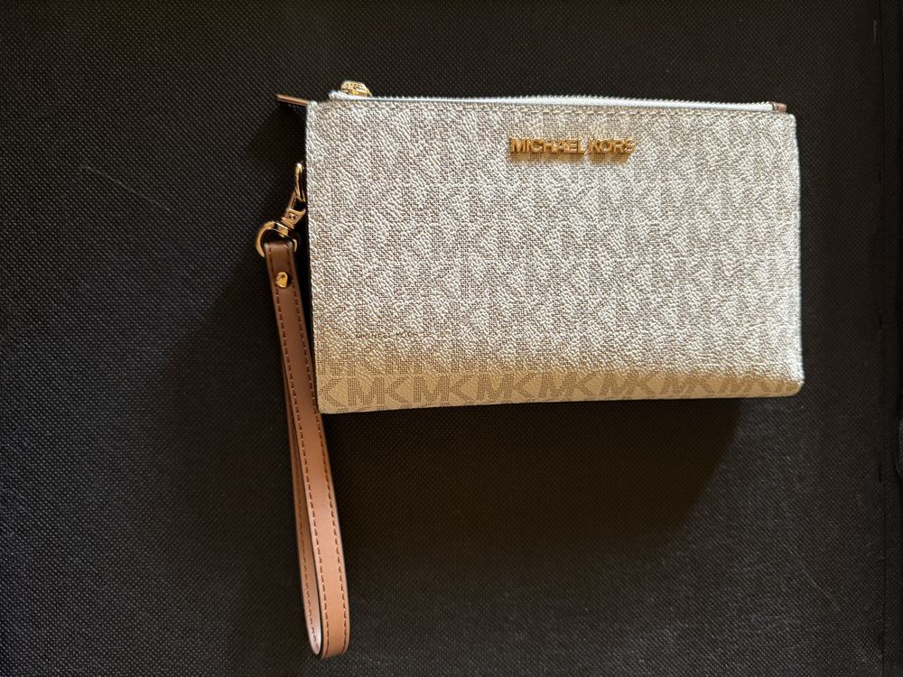 Портфейл MICHAEL KORS с размер 11x18,5см