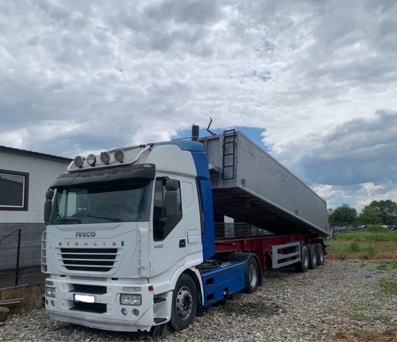 Ansamblu Iveco stralis + semiremorca