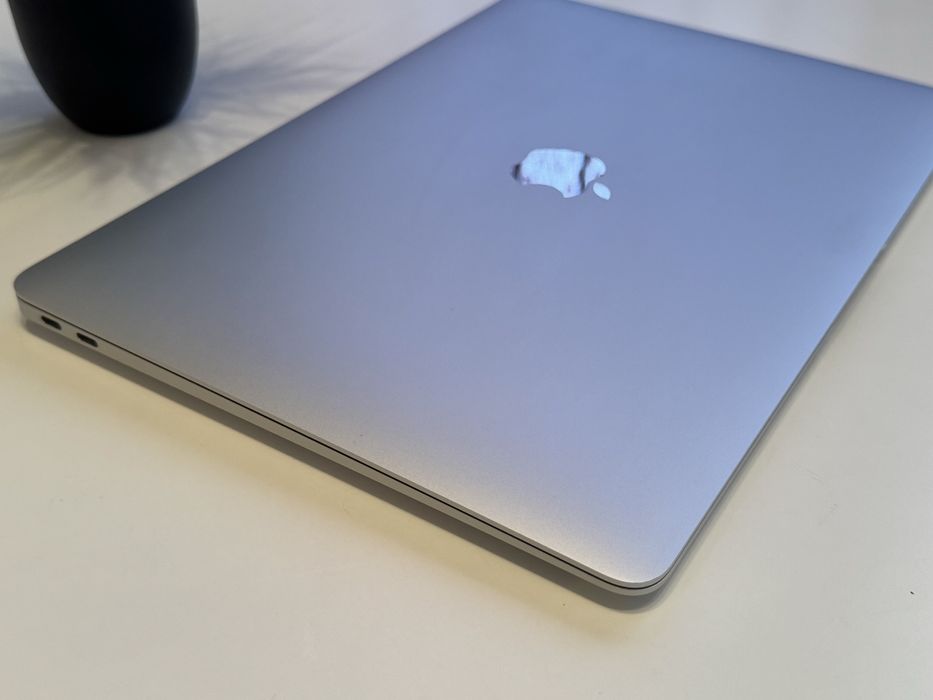 MacBook Air M1 2020 (13.3 Retina дисплей, 8GB /250gb SSD