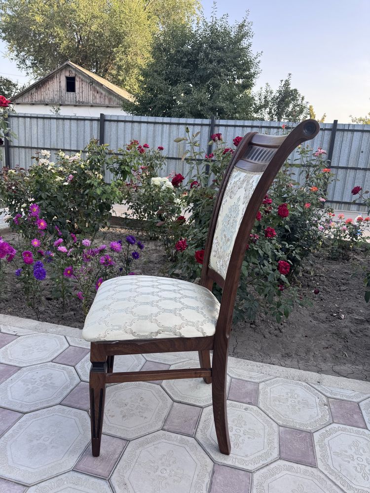 Стулья из чистого дерева