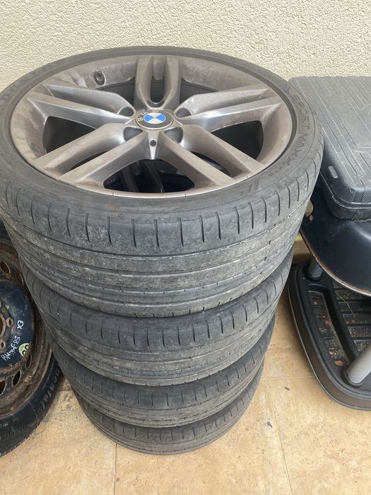 Vind set anvelope vara Dunlop in doua marimi , se vad pe geanta ,