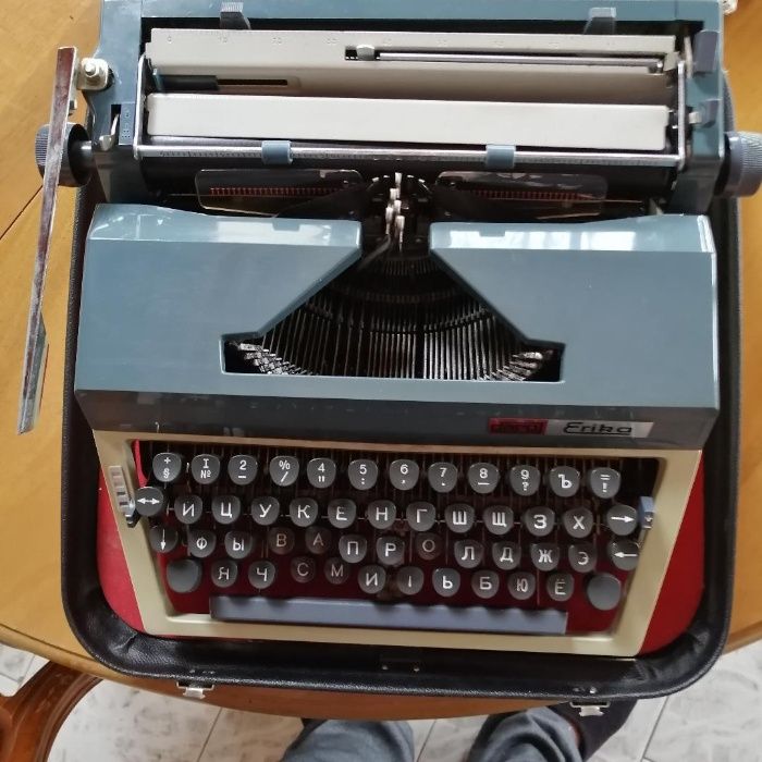 Механична пишеща машина ERIKA.