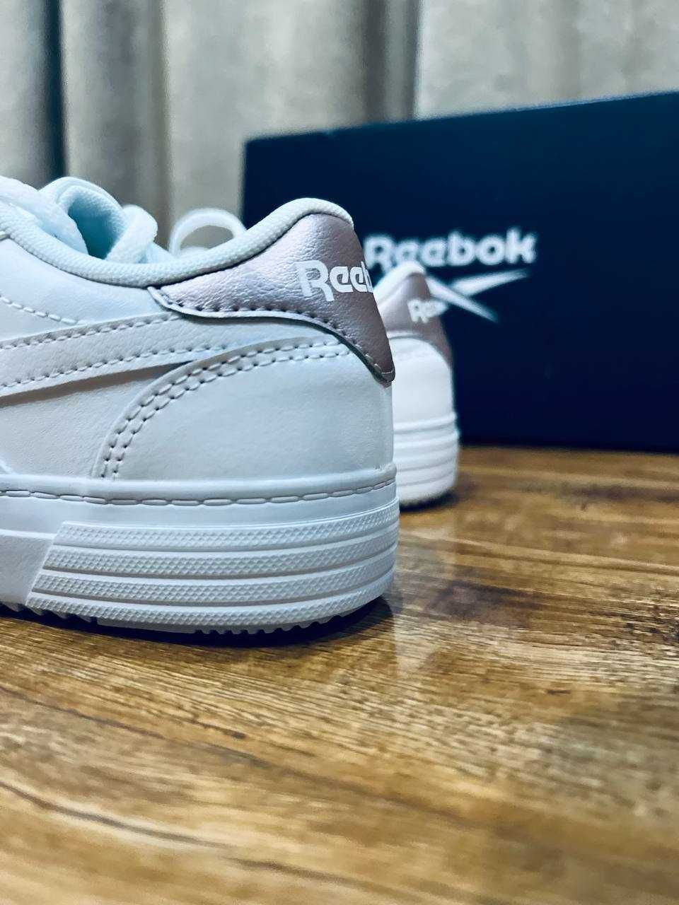 Reebok женские кожаные кроссовки