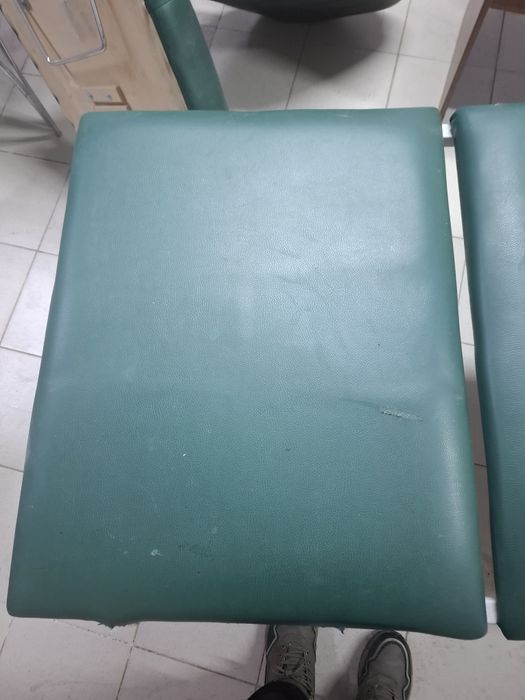 Всем Здравствуйте Продам б/у массажный стол