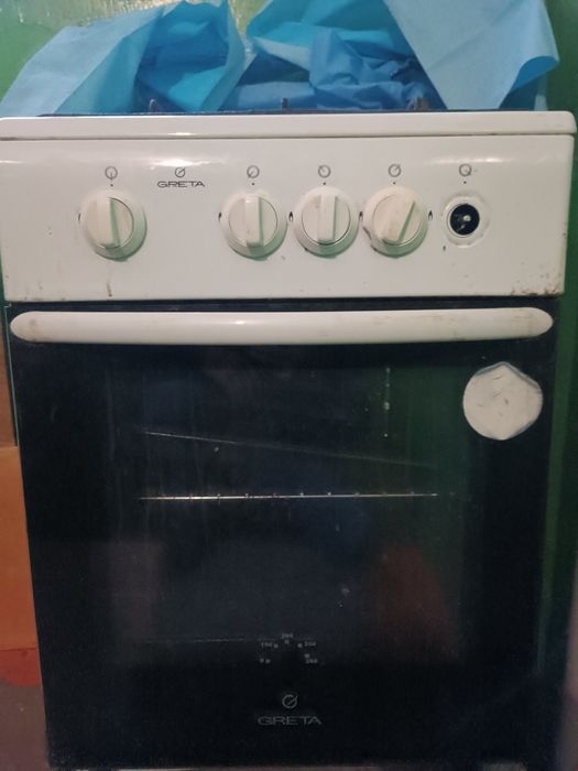 Продаю газ плиту