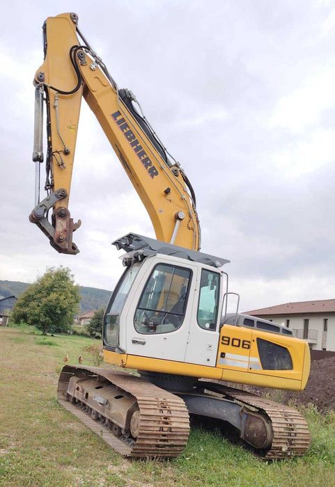 Excavator Liebherr 906