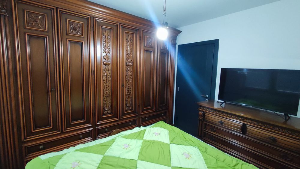 Dau în chirie apartament proaspăt renovat și mobilat ,2 camere 55mp.