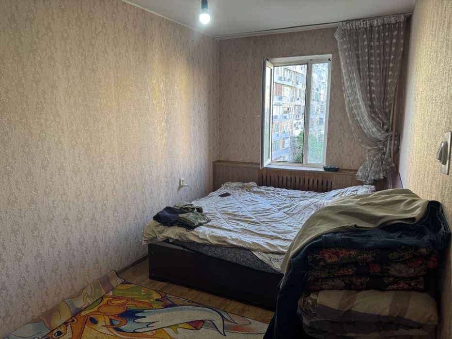 Продаю квартиру в Мирза Улугбекском районе Паркентский 3х комнатная