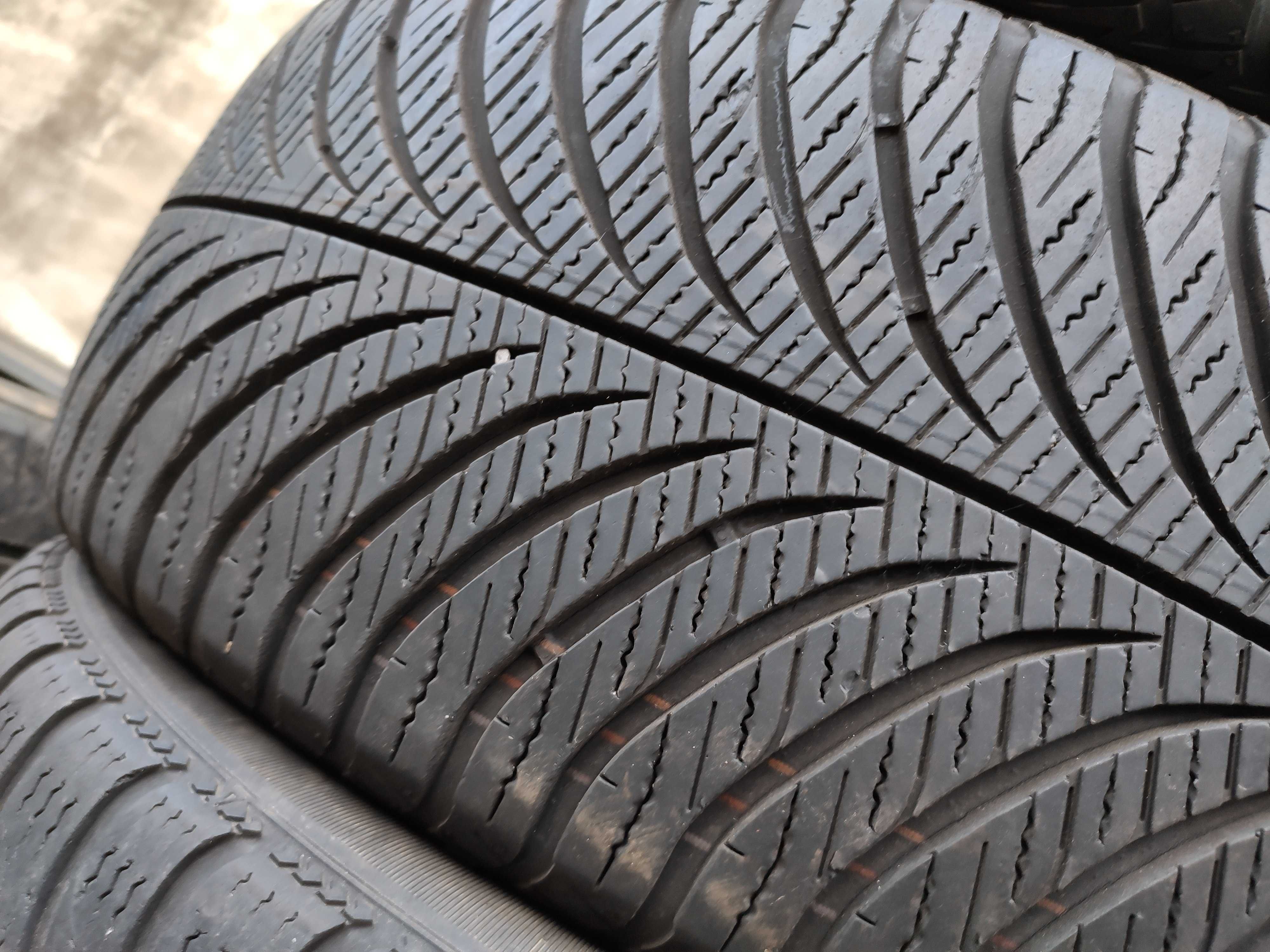 2бр Всесезонни гуми 215 50 17 - Goodyear - DOT 2022