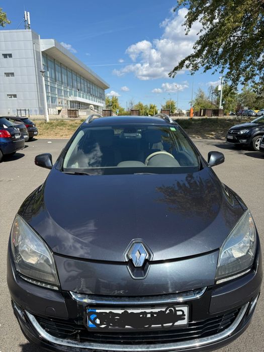 Vând mașină Renault