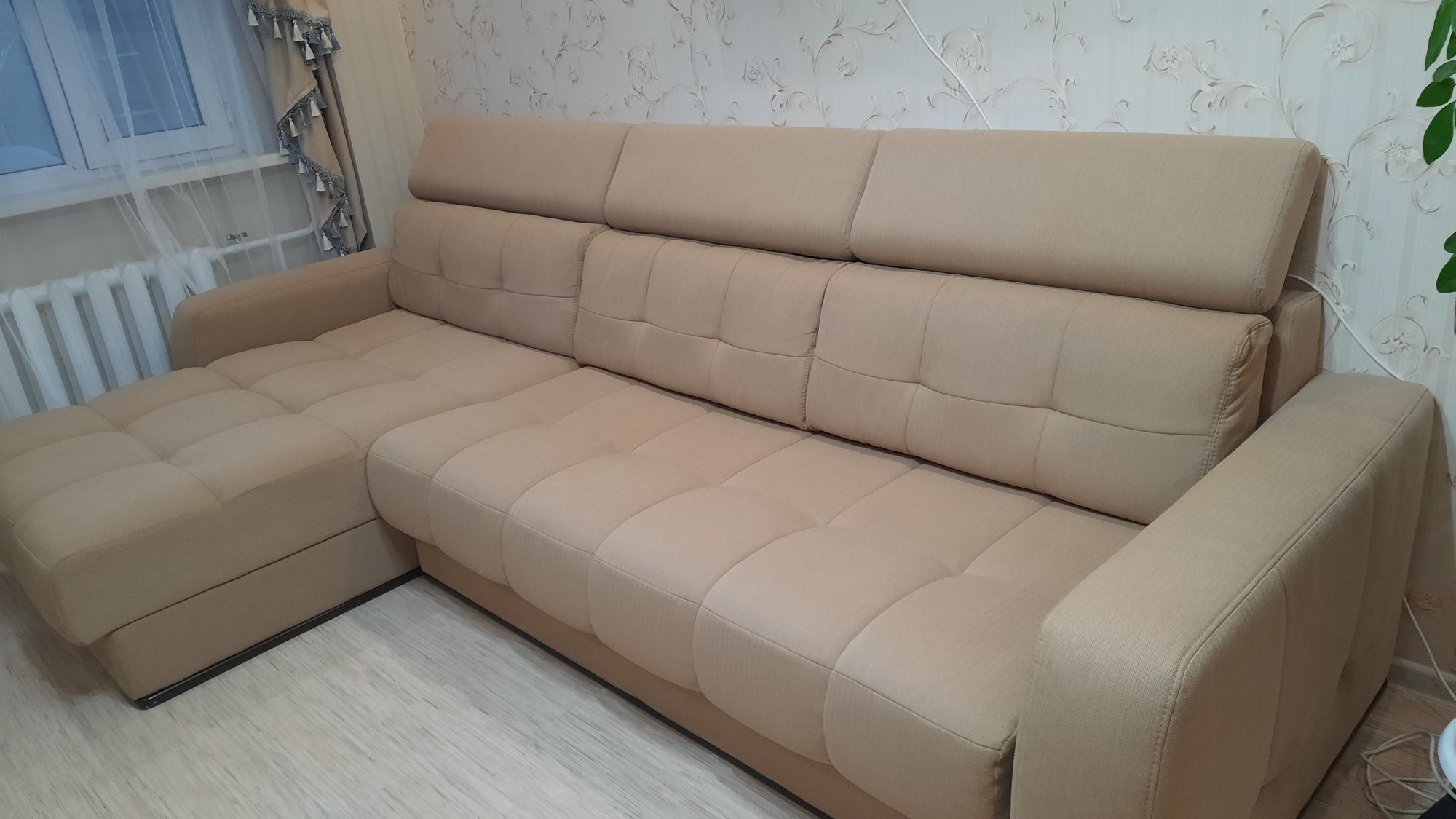 Угловой диван в отличном состоянии