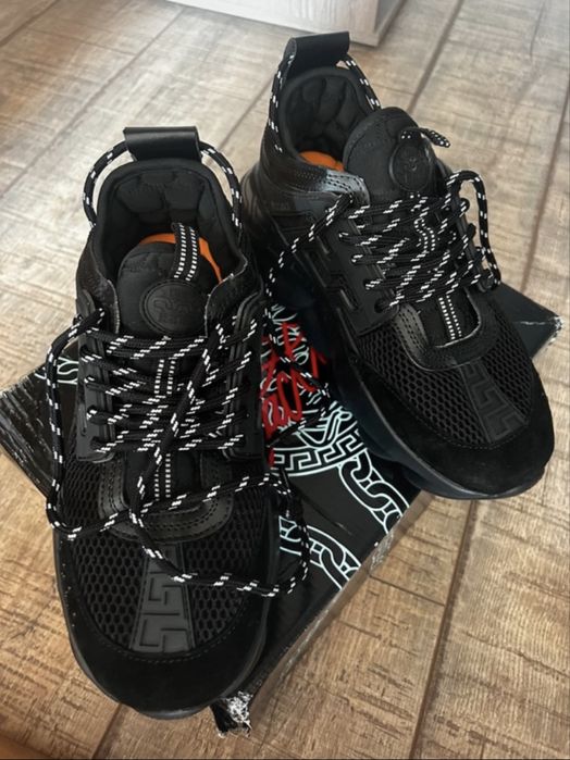 Versace Chain Reaction