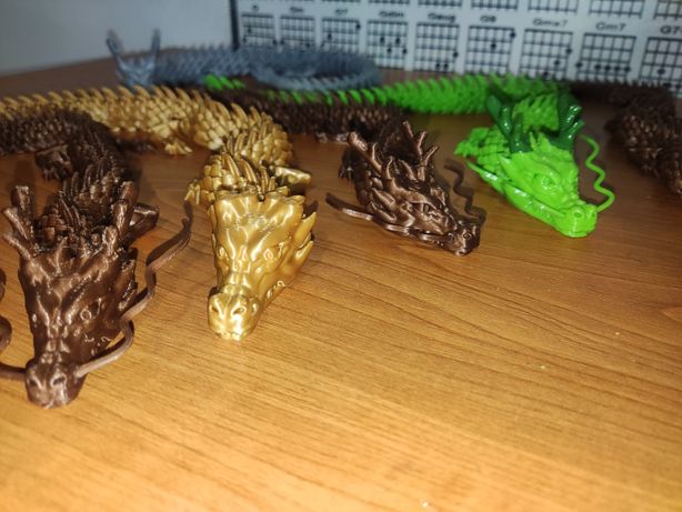 Printare 3d dragon pe diverse culori plus alte chestii de printat