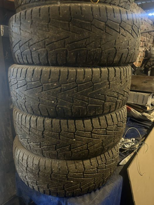 Зимняя резина 235/60/16