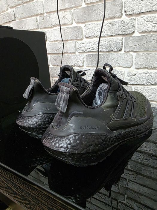 Оригинальные кроссы adidas