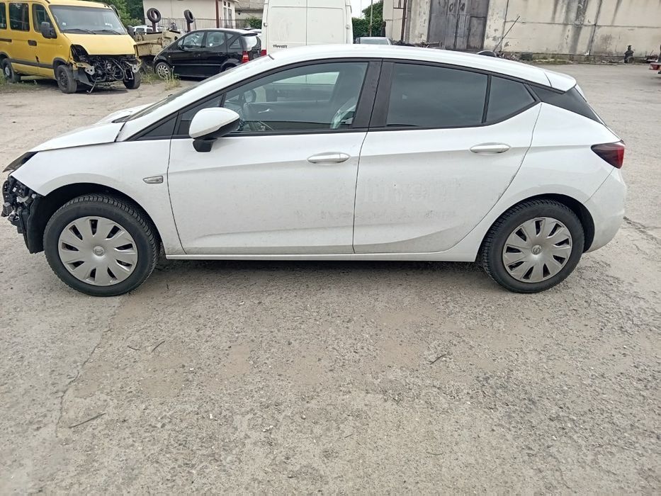 Opel astra k 2020g 1.5d 105k.s Опел астра К 20г 1.5дизел нави на части