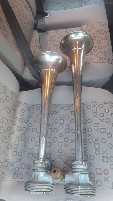 Caut acest model goarne, trompete camion auto, tir