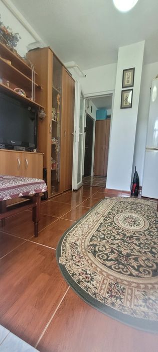 Apartament 2 camere decomandat zona Mall.