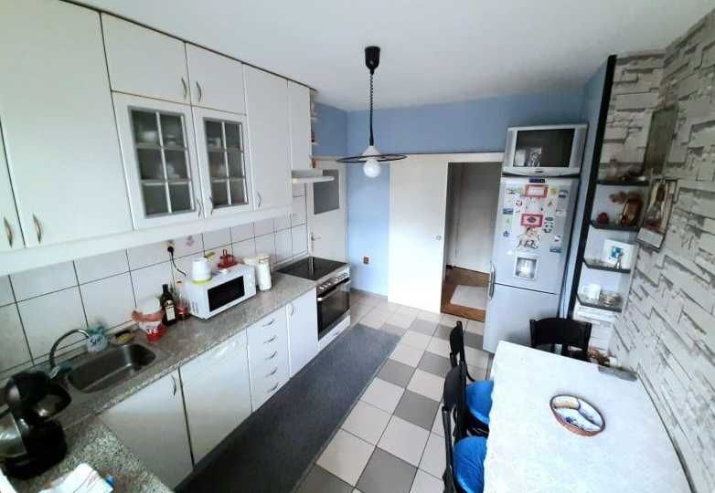 Дава се под наем Тристаен апартамент в Пловдив, Старият град - 90 кв.м за 255 € - Снимка #4