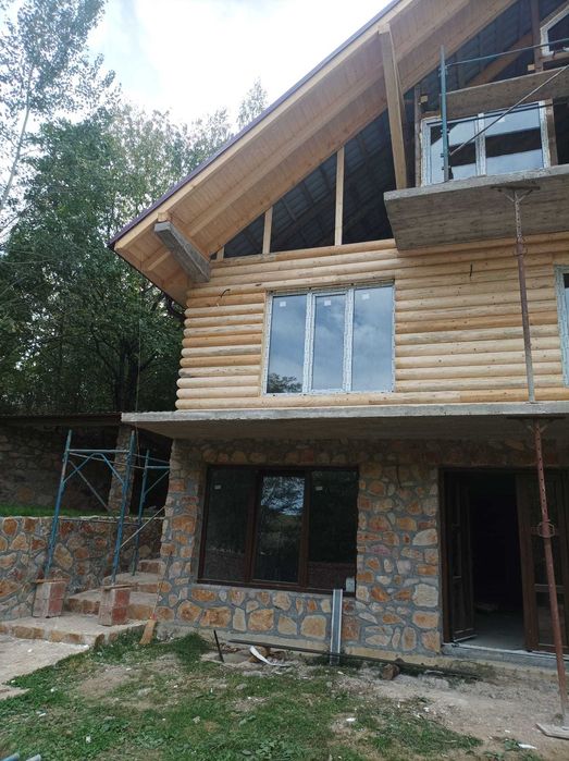 Lambriu din Lemn Semirotund Faltuit pentru Lucrari de Placare Cabane