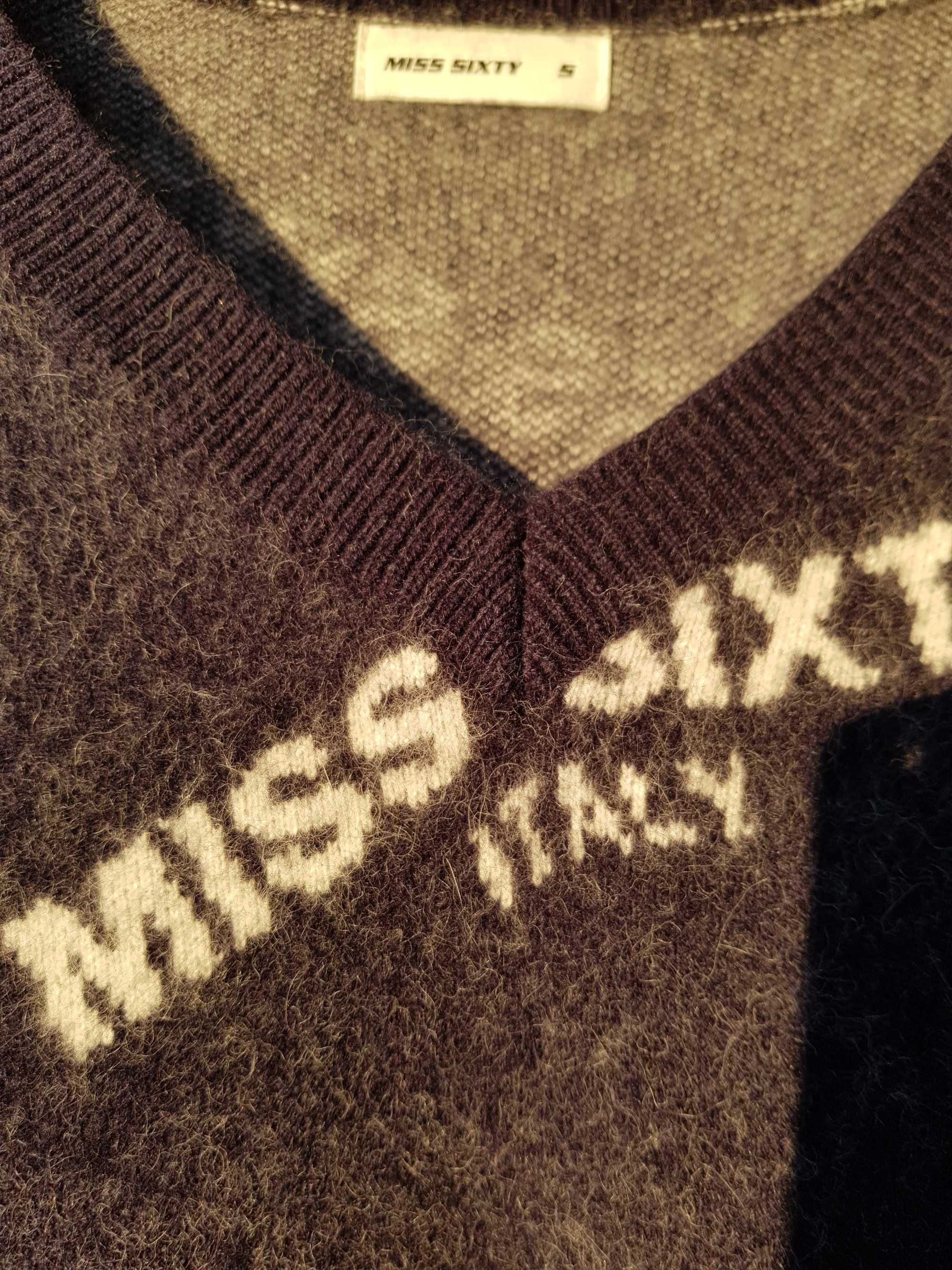 Продавам дамски марков пуловер MISS SIXTY