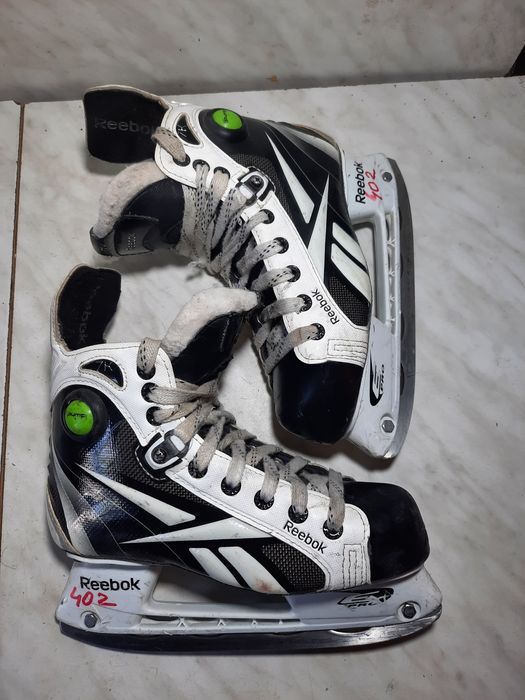 Patine hochei hochey 402 Reebok marime 34,5  (22,1 cm)