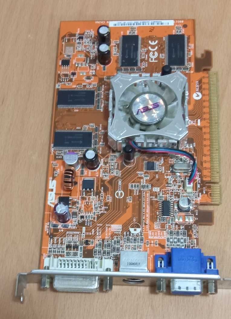 Vand Placa Video ASUS pentru PC. ASUS EAX550HM512/TD/256M GDDR